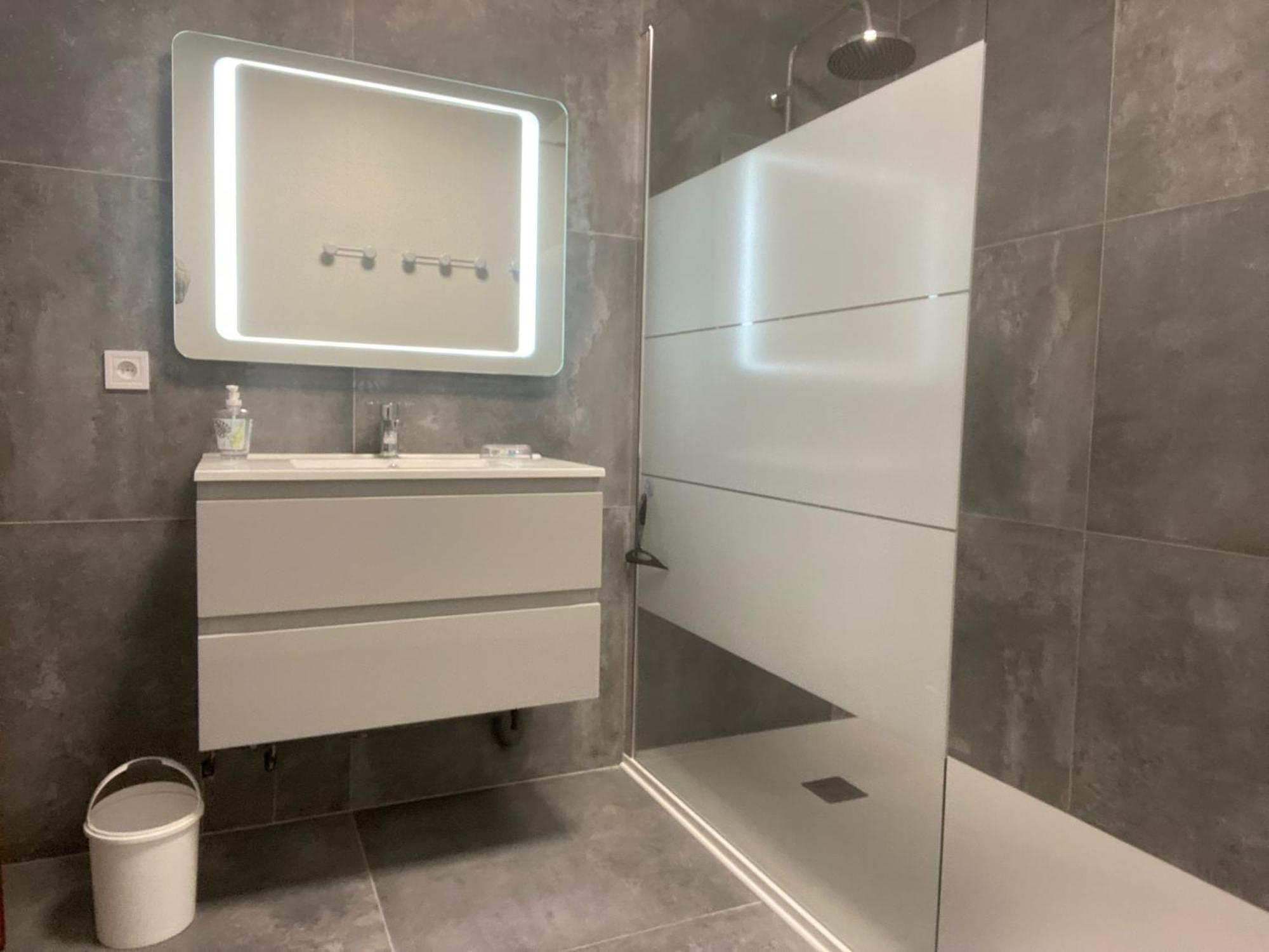 Spacious Flat Close To The Railway Station Troyes Phòng bức ảnh