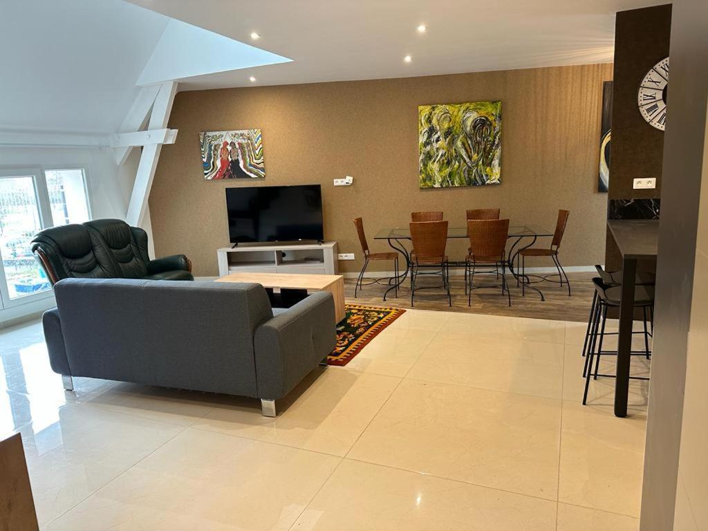 Spacious Flat Close To The Railway Station Troyes Phòng bức ảnh