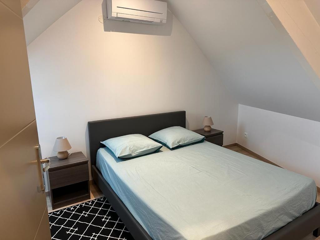 Spacious Flat Close To The Railway Station Troyes Phòng bức ảnh